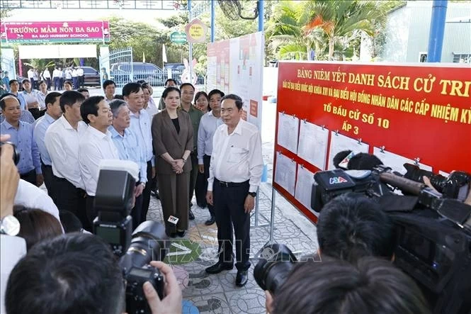 Chủ tịch Quốc hội: Lập, niêm yết danh sách cử tri không bỏ sót, không nhầm lẫn Chủ tịch Quốc hội: Lập, niêm yết danh sách cử tri không bỏ sót, không nhầm lẫn