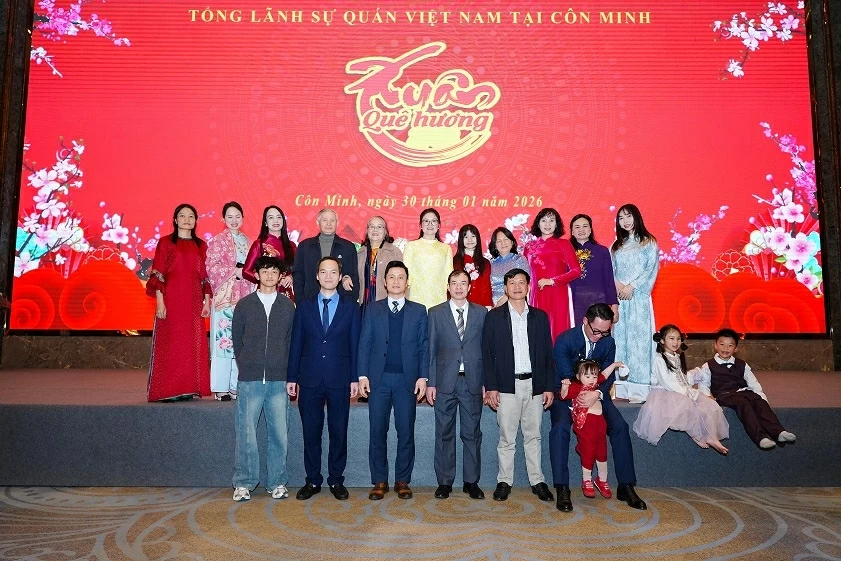 Xuân Quê hương ấm áp của cộng đồng người Việt tại Vân Nam, Trung Quốc Xuân Quê hương Bính Ngọ ấm áp của cộng đồng người Việt tại Vân Nam, Trung Quốc