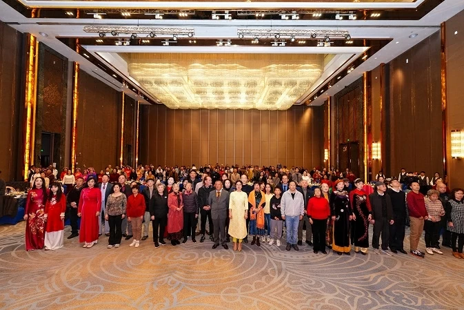 Xuân Quê hương ấm áp của cộng đồng người Việt tại Vân Nam, Trung Quốc Xuân Quê hương Bính Ngọ ấm áp của cộng đồng người Việt tại Vân Nam, Trung Quốc