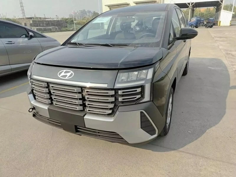 Hyundai Stargazer 2026 cho thấy một bước chuyển rõ ràng về ngôn ngữ thiết kế. Hyundai Stargazer 2026 cho thấy một bước chuyển rõ ràng về ngôn ngữ thiết kế.