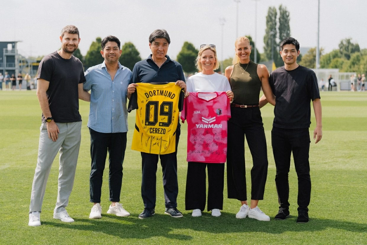 Borussia Dortmund và Cerezo Osaka chính thức công bố việc ký kết quan hệ đối tác câu lạc bộ. Borussia Dortmund và Cerezo Osaka chính thức công bố việc ký kết quan hệ đối tác câu lạc bộ.