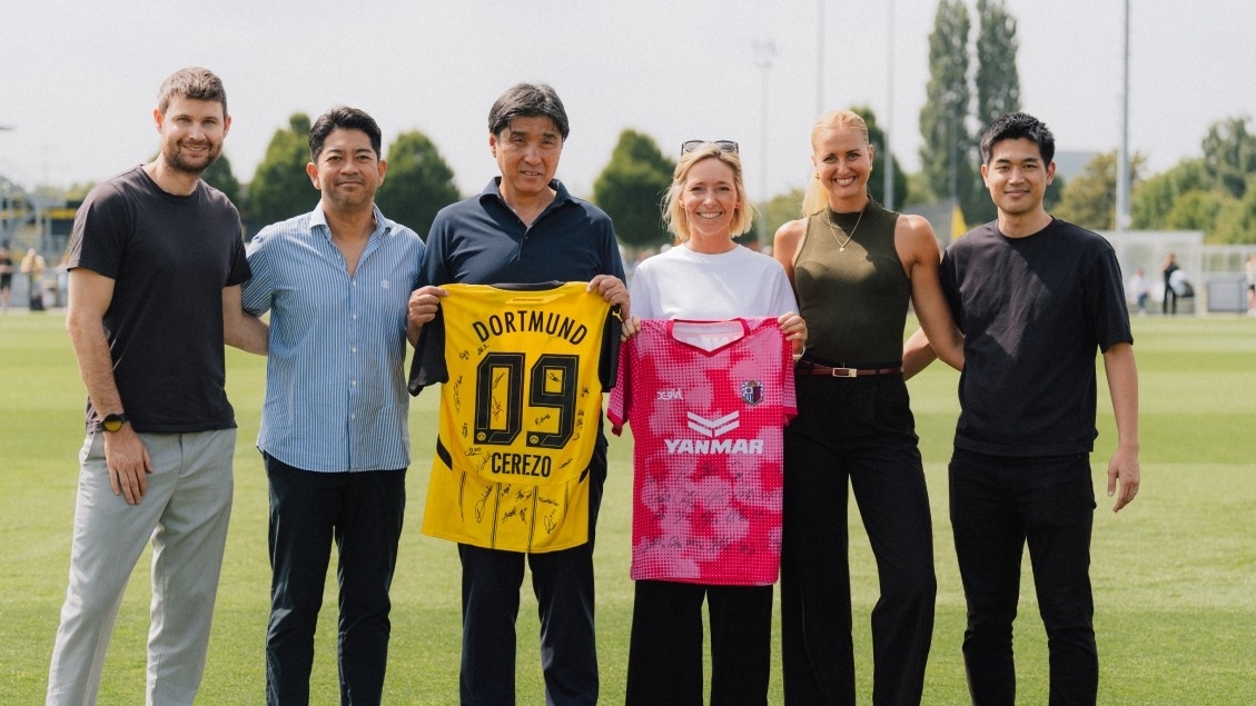 Borussia Dortmund bắt tay với CLB cũ của Đặng Văn Lâm nhằm tìm kiếm tài năng trẻ