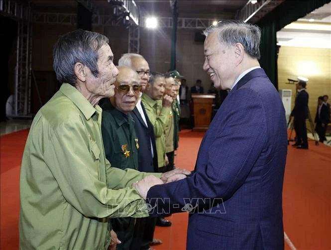 Tổng Bí thư Tô Lâm tin tưởng tỉnh Điện Biên sẽ phát huy mạnh mẽ tinh thần Điện Biên Phủ trong thời bình, tạo ra những chuyển biến thực chất trong giai đoạn tới Tổng Bí thư Tô Lâm tin tưởng tỉnh Điện Biên sẽ phát huy mạnh mẽ tinh thần Điện Biên Phủ trong thời bình, tạo ra những chuyển biến mới