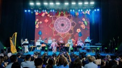 Người dân TP. Hồ Chí Minh thích thú trải nghiệm văn hóa Liverpool giữa lòng thành phố