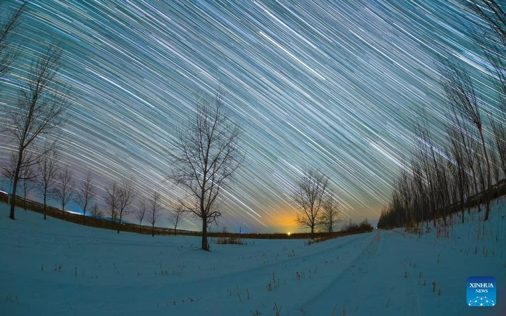 Chiêm ngưỡng bầu trời đầy sao và cực quang rực rỡ tại vùng Đông Bắc Trung Quốc