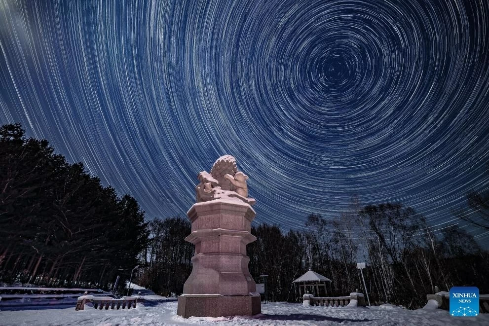 Chiêm ngưỡng bầu trời đầy sao và cực quang rực rỡ tại vùng Đông Bắc Trung Quốc Chiêm ngưỡng bầu trời đầy sao và cực quang rực rỡ tại vùng Đông Bắc Trung Quốc