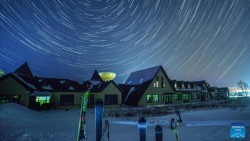 Chiêm ngưỡng bầu trời đầy sao và cực quang rực rỡ tại vùng Đông Bắc Trung Quốc