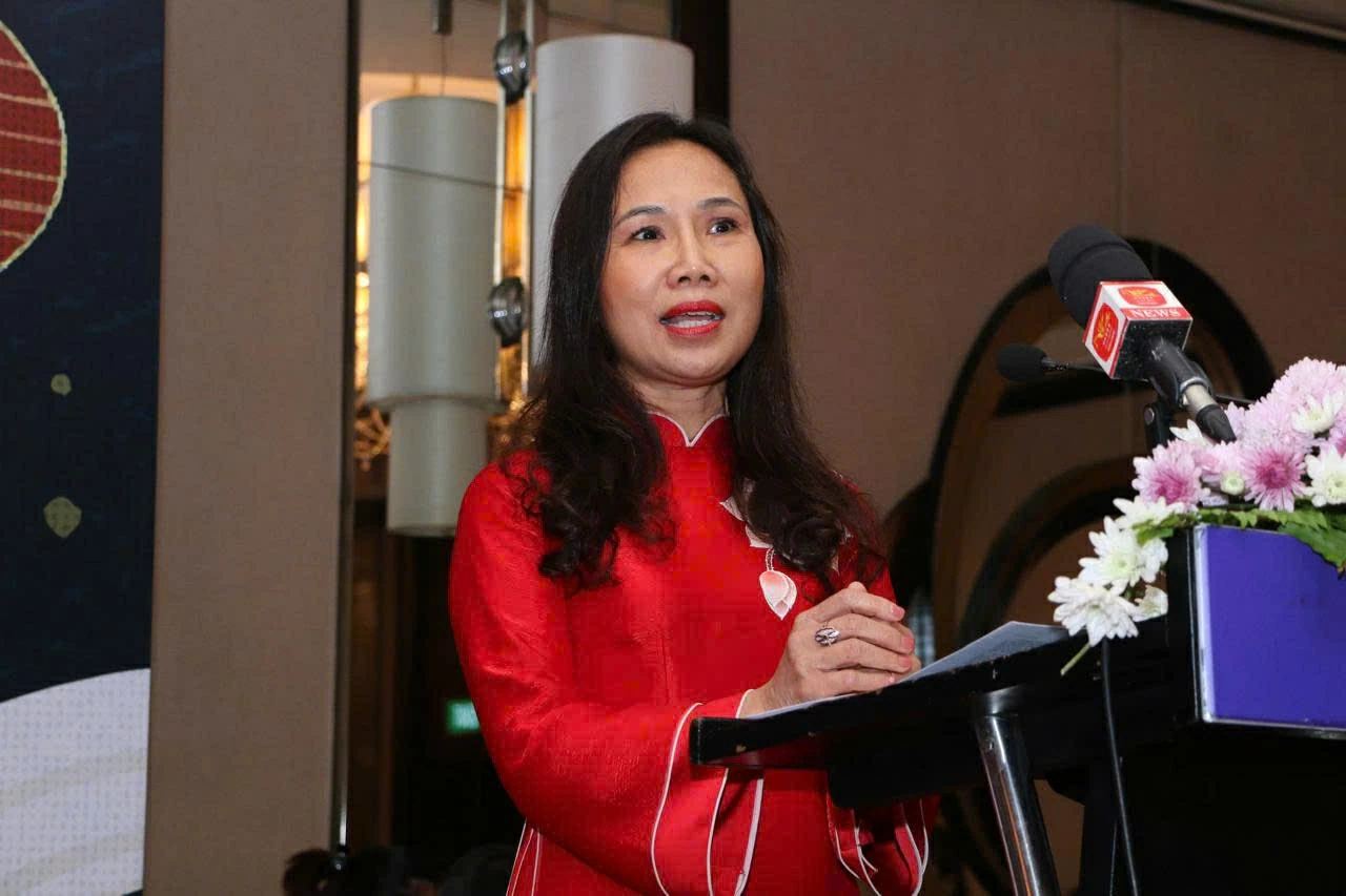 Đại sứ Việt Nam tại Sri Lanka Trịnh Thị Tâm phát biểu tại buổi lễ. (Nguồn: ĐSQ Việt Nam tại Sri Lanka) Đại sứ Việt Nam tại Sri Lanka Trịnh Thị Tâm phát biểu tại buổi lễ. (Nguồn: ĐSQ Việt Nam tại Sri Lanka)