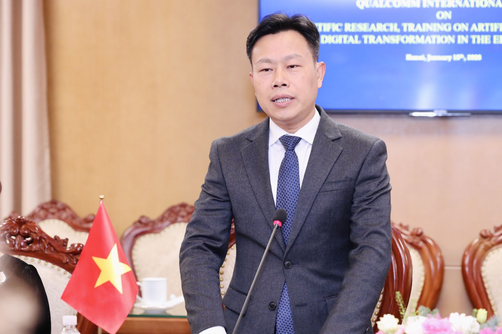 Kí kết hợp tác thúc đẩy nghiên cứu, đào tạo và chuyển đổi số