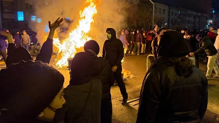 Iran tuyên bố chặn đứng thành công 'âm mưu đảo chính' Iran tuyên bố chặn đứng thành công 'âm mưu đảo chính'