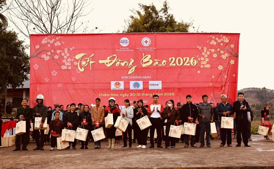 500 suất quà của các nhà tài trợ “Tết đồng bào 2026” gửi tới những gia đình có hoàn cảnh khó khăn xã Chiêm Hoá, tỉnh Tuyên Quang 500 suất quà của các nhà tài trợ “Tết đồng bào 2026” gửi tới những gia đình có hoàn cảnh khó khăn xã Chiêm Hoá, tỉnh Tuyên Quang