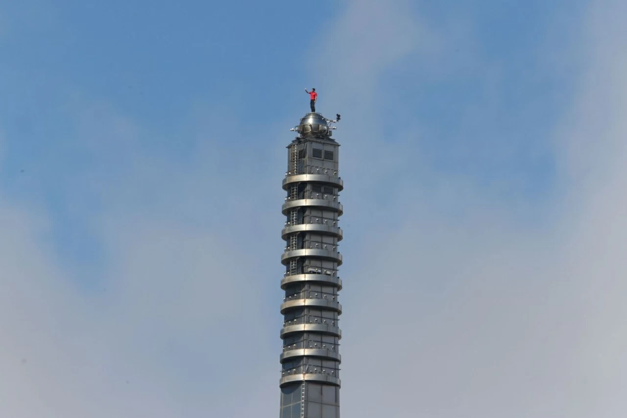 Ảnh ấn tượng: Thủ tướng Anh thăm Trung Quốc sau 8 năm, EU-Ấn Độ ký thỏa thuận lịch sử, nguy cơ xung đột tại Iran Ảnh ấn tượng: Thủ tướng Anh thăm Trung Quốc sau 8 năm, EU-Ấn Độ ký thỏa thuận lịch sử, Iran tuyên bố 'giáng đòn mạnh vào bất cứ ai tấn công'