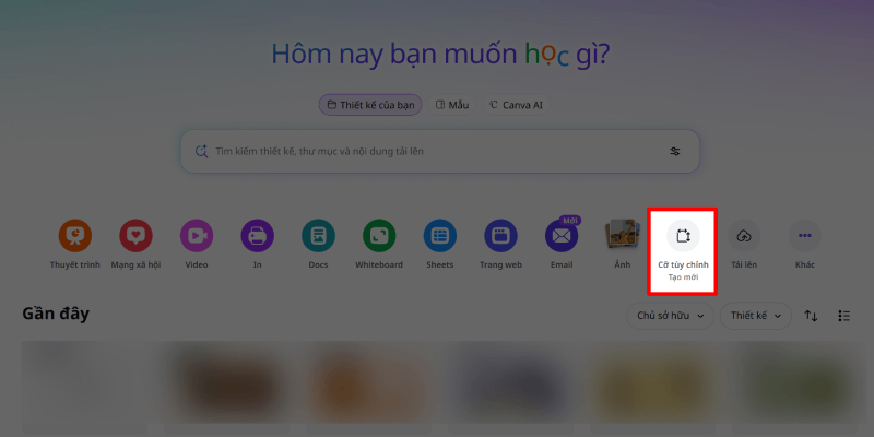 Mở Canva trên điện thoại hoặc máy tính.