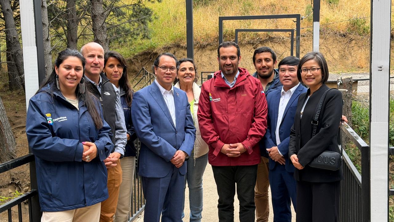 Từ Santiago tới Patagonia: Đại sứ Việt Nam mở rộng hợp tác tại vùng cá hồi Chile