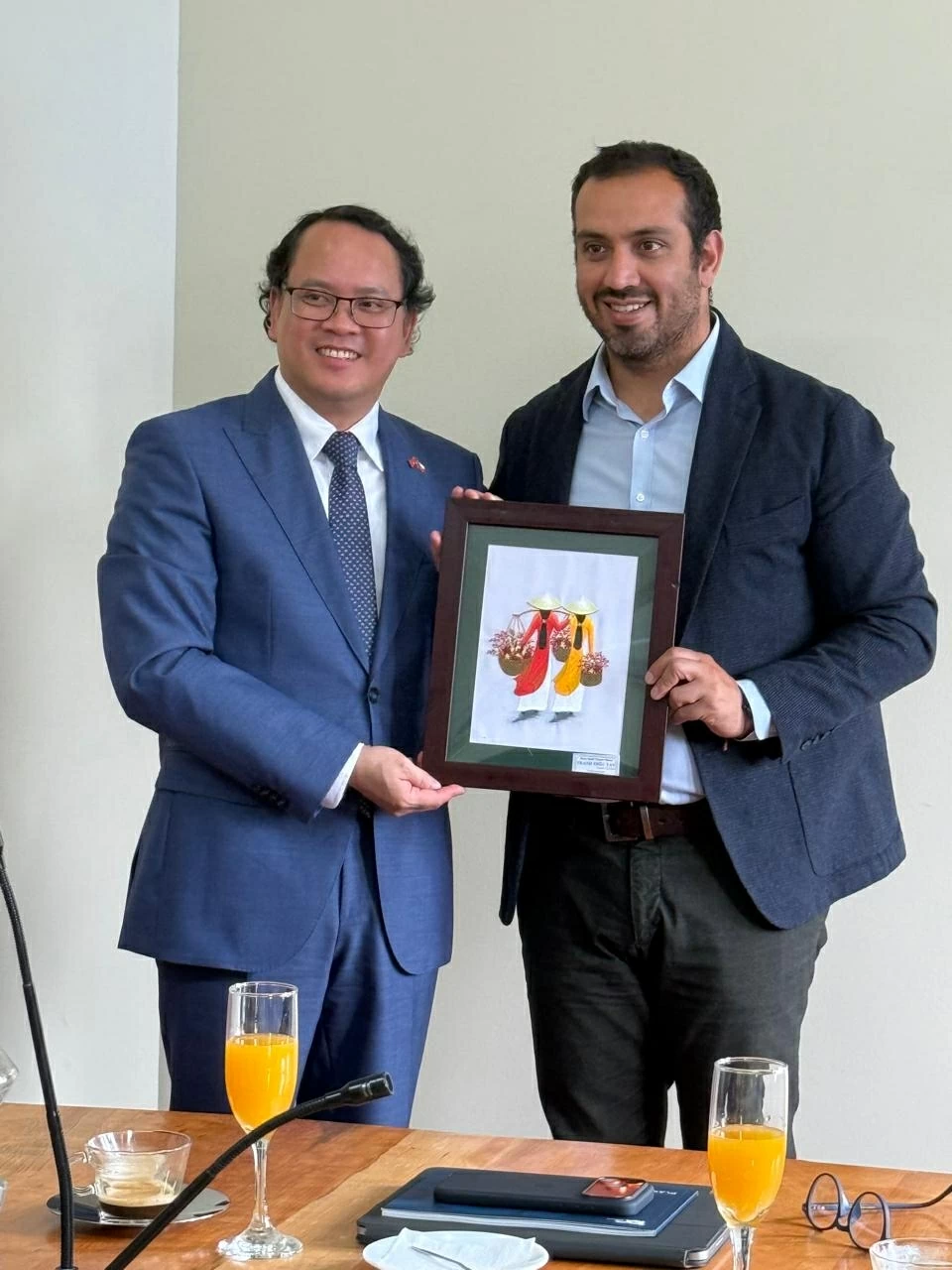 Từ Santiago tới Patagonia: Đại sứ Việt Nam mở rộng hợp tác tại vùng cá hồi Chile