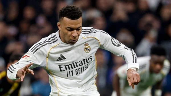Mbappe áp sát kỷ lục penalty của Ronaldo
