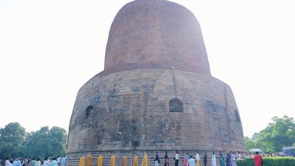 Ấn Độ giữa linh thiêng và bụi trần