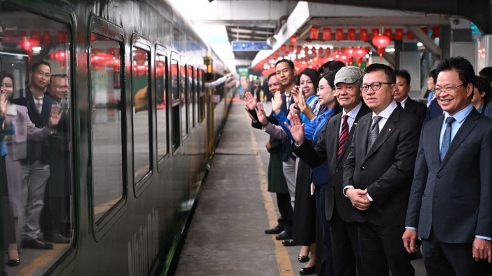 'Chuyến tàu hạnh phúc' khởi hành, lan tỏa yêu thương những ngày giáp Tết