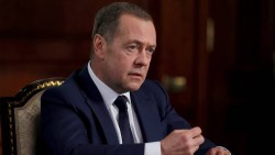 Cựu Tổng thống Nga cảnh báo phương Tây đừng nghi ngờ việc Moscow sẽ sử dụng một thứ vũ khí nếu vận mệnh đất nước bị đe dọa