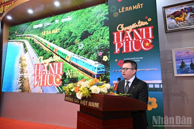 Đồng chí Lê Quốc Minh, Ủy viên Trung ương Đảng, Tổng Biên tập Báo Nhân Dân, Phó Trưởng ban Tuyên giáo và Dân vận Trung ương, Chủ tịch Hội Nhà báo Việt Nam phát biểu tại lễ ra mắt.