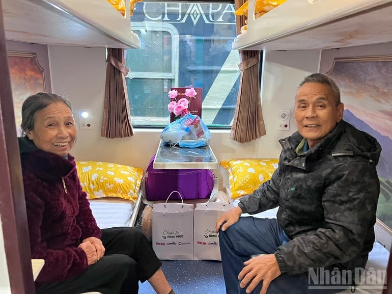 'Chuyến tàu hạnh phúc' khởi hành, lan tỏa yêu thương những ngày giáp Tết