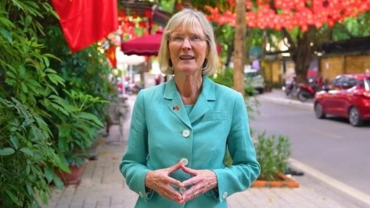 Báo in - Các Đại sứ Tết