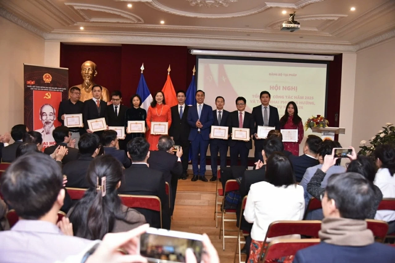 Tọa đàm khoa học lần thứ hai về vai trò trí thức kiều bào Việt Nam tại Pháp Tọa đàm khoa học lần thứ hai về vai trò trí thức kiều bào Việt Nam tại Pháp