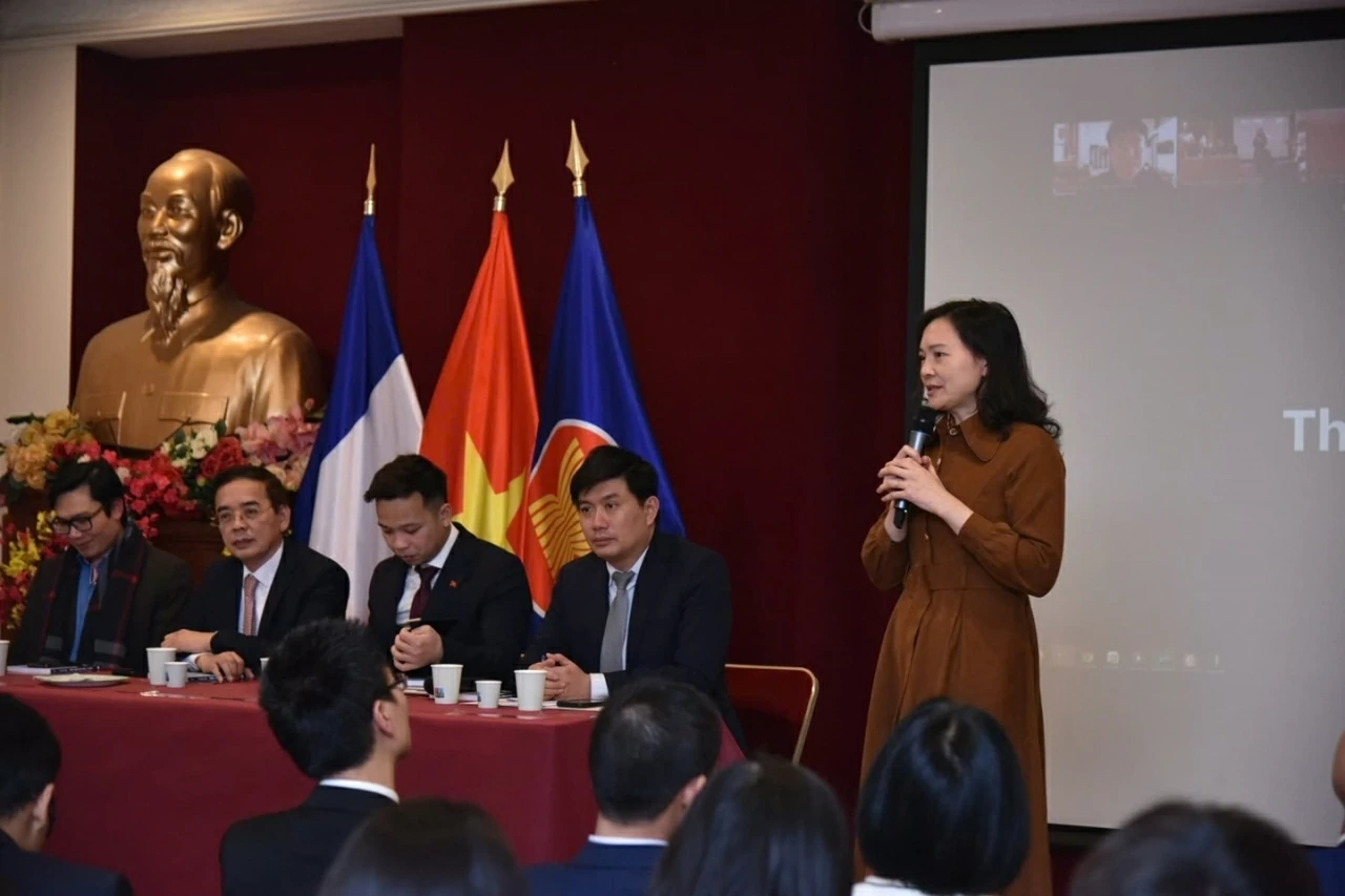 Tọa đàm khoa học lần thứ hai về vai trò trí thức kiều bào Việt Nam tại Pháp Tọa đàm khoa học lần thứ hai về vai trò trí thức kiều bào Việt Nam tại Pháp
