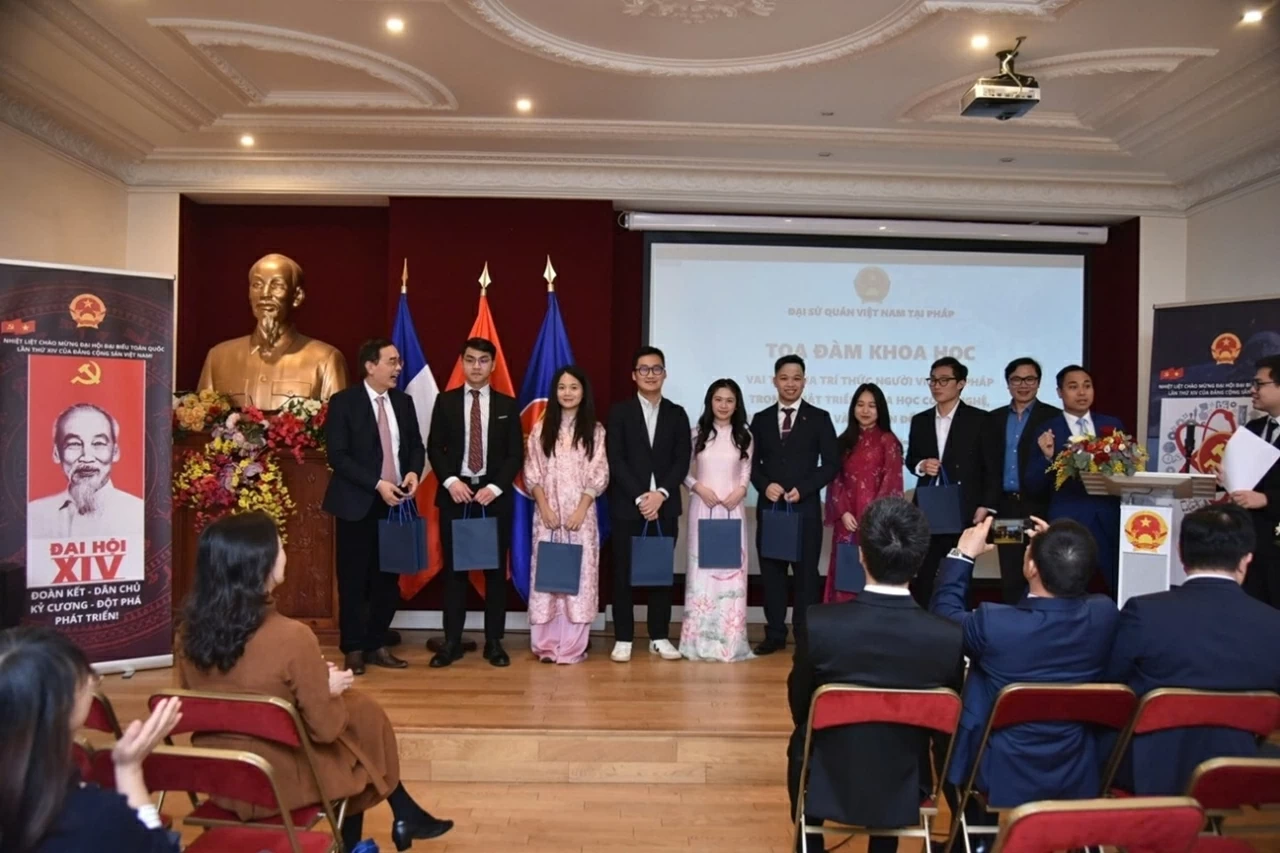 Tọa đàm khoa học lần thứ hai về vai trò trí thức kiều bào Việt Nam tại Pháp Tọa đàm khoa học lần thứ hai về vai trò trí thức kiều bào Việt Nam tại Pháp