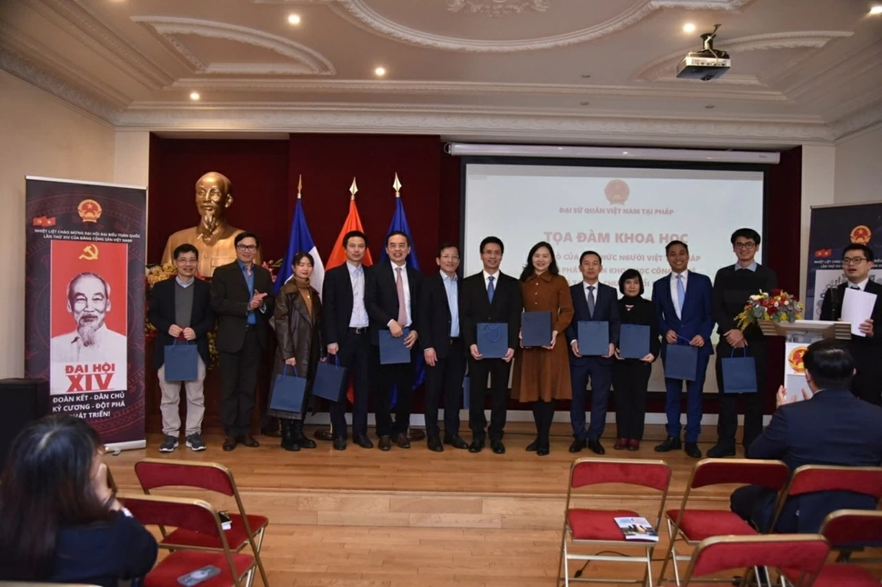 Tọa đàm khoa học lần thứ hai về vai trò trí thức kiều bào Việt Nam tại Pháp Tọa đàm khoa học lần thứ hai về vai trò trí thức kiều bào Việt Nam tại Pháp