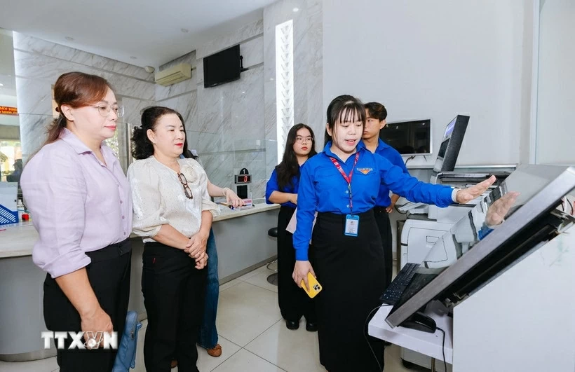 Những chuyển biến trong cải cách hành chính tại TP. Hồ Chí Minh Những chuyển biến trong cải cách hành chính tại TP. Hồ Chí Minh