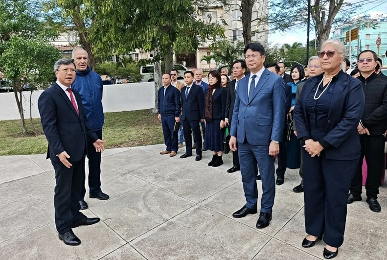 Trang trọng lễ kỷ niệm 96 năm Ngày thành lập Đảng và chào mừng thành công Đại hội XIV tại Cuba