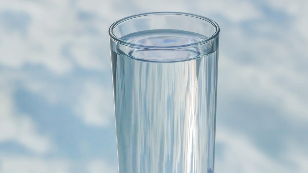 Nên thường xuyên bổ sung nước lọc khi bị ốm