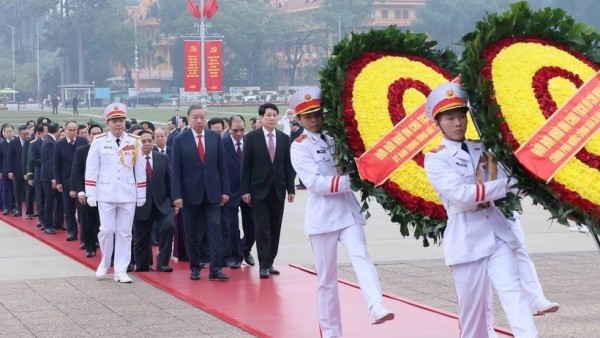 Party, State leaders pay homage to President Ho Chi Minh on CPV founding anniversary
