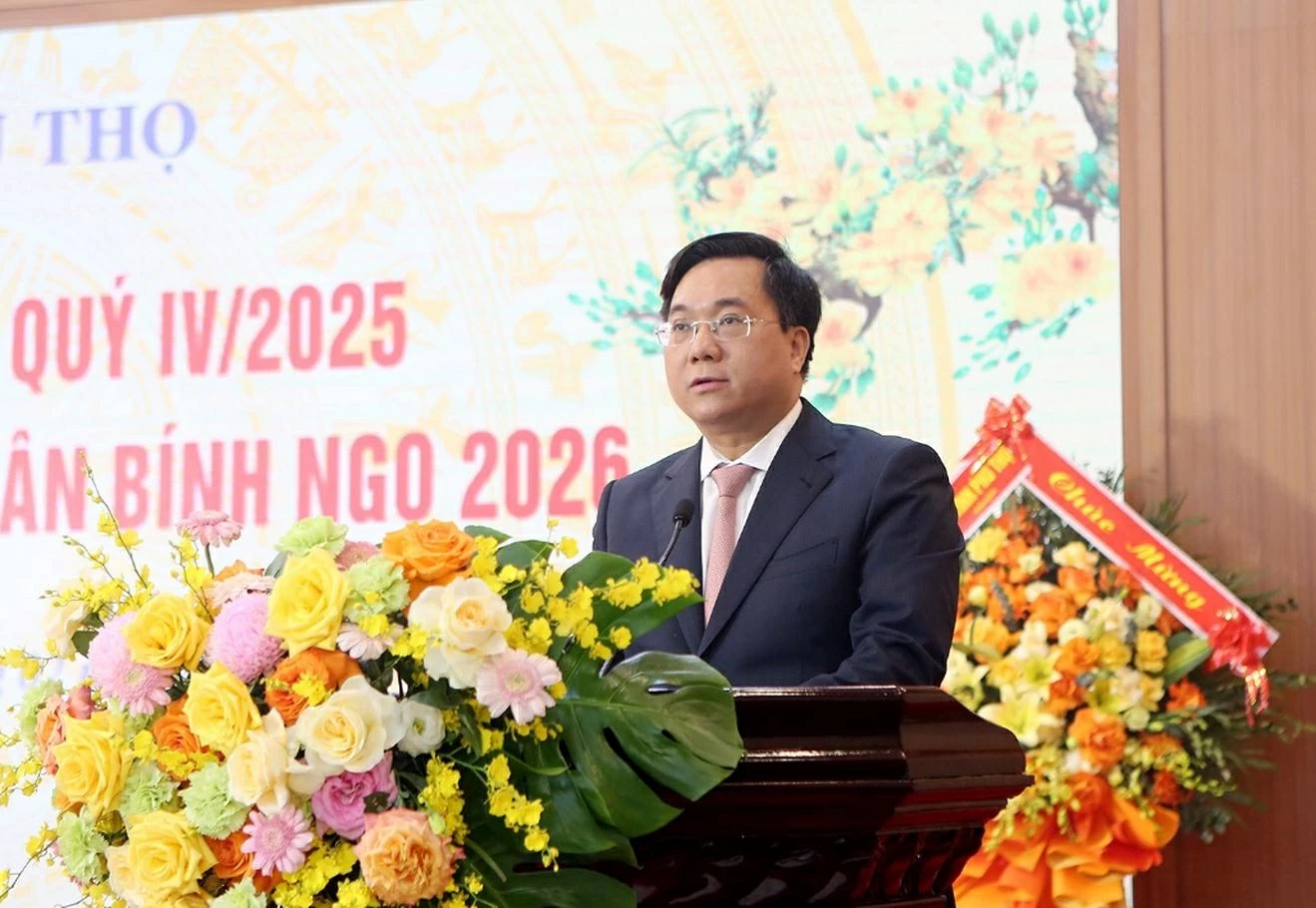 Chủ tịch UBND tỉnh Phú Thọ Trần Duy Đông phát biểu tại buổi họp báo định kỳ quý IV/2025. (Ảnh: Ngọc Kiên)