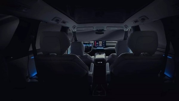 Toyota hé lộ nội thất mẫu SUV điện ba hàng ghế mới