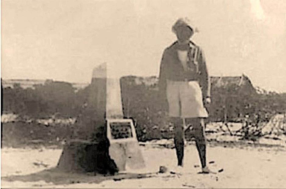 Bia chủ quyền tại Hoàng Sa do chính quyền Pháp và vương triều Minh mạng dựng tại Hoàng Sa năm 1838. Bia ghi rõ: “Cộng hòa Pháp - Vương quốc An Nam - Quần đảo Hoàng Sa 1816 - Đảo Hoàng Sa 1838”.