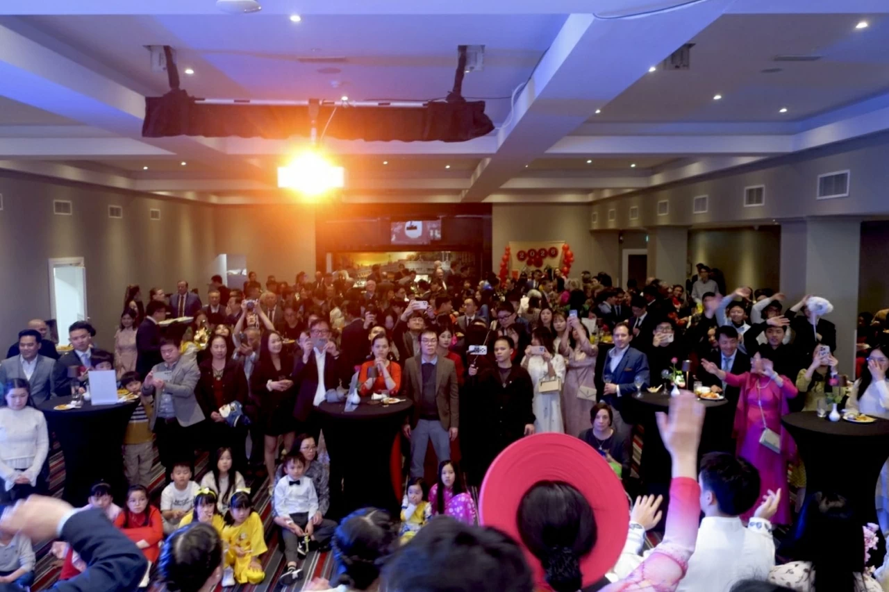 Không gian sum vầy ấm áp, đậm đà hồn Tết Việt tại Xuân quê hương đầu tiên ở Ireland Không gian sum vầy ấm áp, đậm đà hồn Tết Việt tại Xuân quê hương đầu tiên ở Ireland