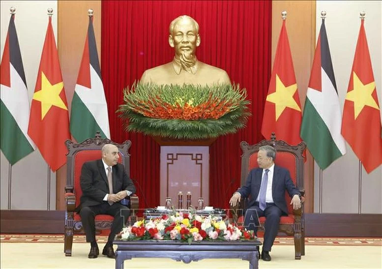 Tổng Bí thư Tô Lâm tiếp Chủ tịch Hạ viện Vương quốc Hashemite Jordan Mazen Turki El Qadi - Ảnh: TTXVN Tổng Bí thư Tô Lâm tiếp Chủ tịch Hạ viện Vương quốc Hashemite Jordan Mazen Turki El Qadi - Ảnh: TTXVN
