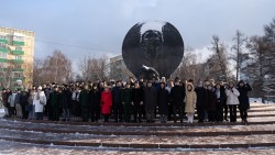 Đại sứ quán Việt Nam tại Nga dâng hoa tưởng niệm Chủ tịch Hồ Chí Minh tại Quảng trường mang tên Người ở Moscow