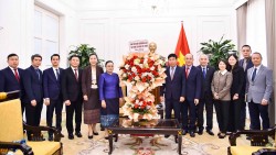 Đoàn đại biểu Đại sứ quán Lào tại Việt Nam chúc mừng nhân kỷ niệm 96 năm Ngày thành lập Đảng