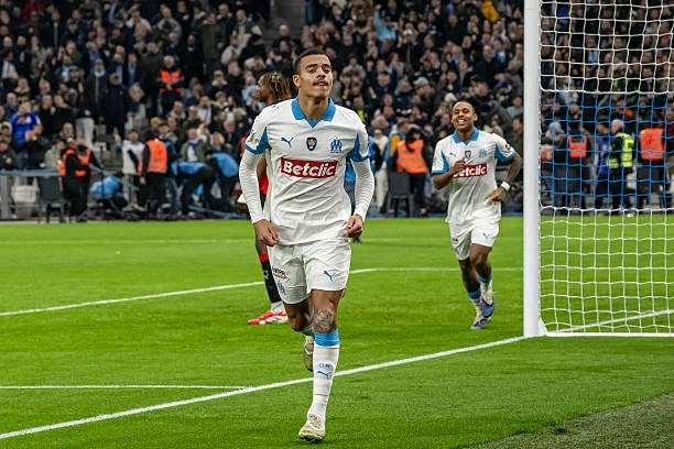 Greenwood đạt mốc ghi bàn và kiến tạo cao nhất sự nghiệp