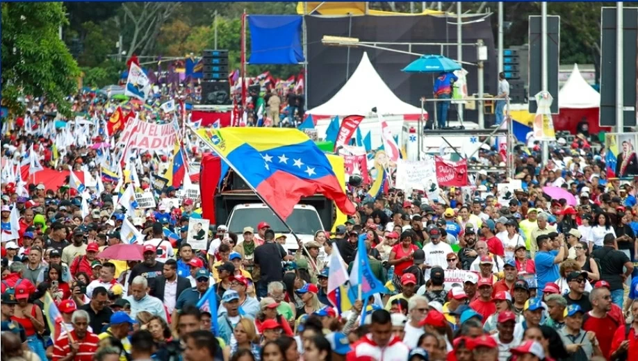 Tình hình Venezuela: Tuần hành tại Caracas và Mexico yêu cầu trả tự do cho Tổng thống Maduro, quân đội ủng hộ hòa giải dân tộc. (Nguồn: Anadolu)