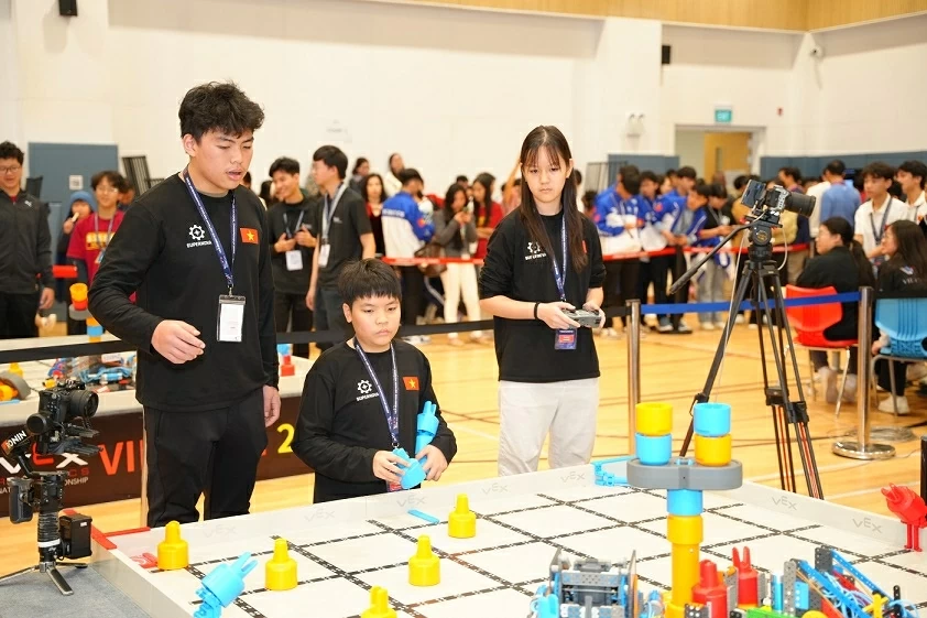 14 đội tuyển Việt Nam sẽ tham dự Giải vô địch thế giới VEX Robotics World Championship 2026 tại Mỹ 14 đội tuyển Việt Nam sẽ tham dự Giải vô địch thế giới VEX Robotics World Championship 2026 tại Mỹ
