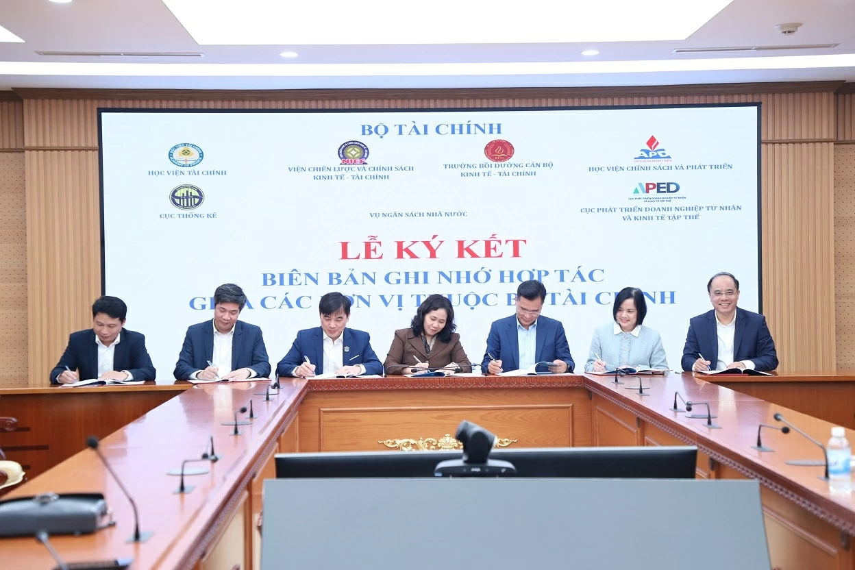 Tăng cường phối hợp nghiên cứu khoa học, đào tạo và tham mưu chính sách trong ngành Tài chính Tăng cường phối hợp nghiên cứu khoa học, đào tạo và tham mưu chính sách trong ngành Tài chính