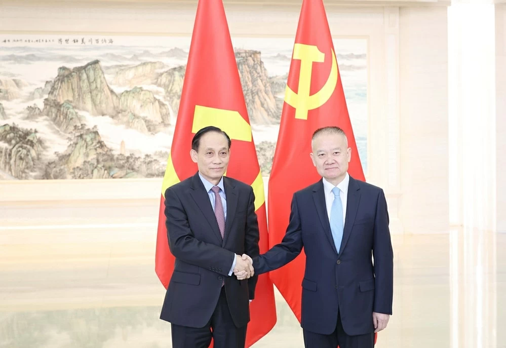 Bộ trưởng Ngoại giao Lê Hoài Trung, Đặc phái viên của Tổng Bí thư Tô Lâm hội đàm với Trưởng Ban Liên lạc Đối ngoại Trung ương Trung Quốc Bộ trưởng Ngoại giao Lê Hoài Trung, Đặc phái viên của Tổng Bí thư Tô Lâm hội đàm với Trưởng Ban Liên lạc Đối ngoại Trung ương Trung Quốc