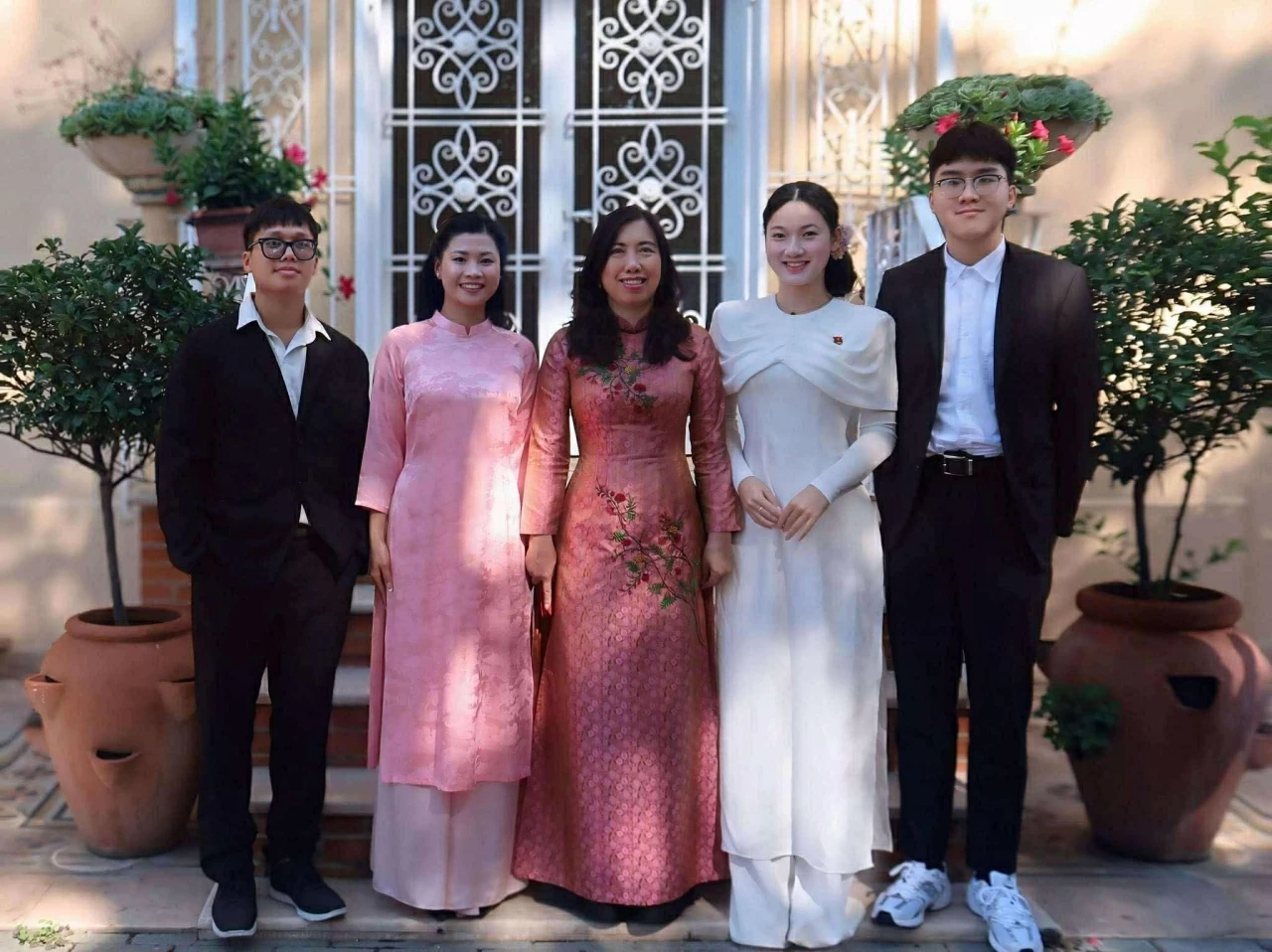 21. Số Tết: Mùa Xuân mới, thế vận mới: Tâm tư và khát vọng của lớp trẻ Ngoại giao