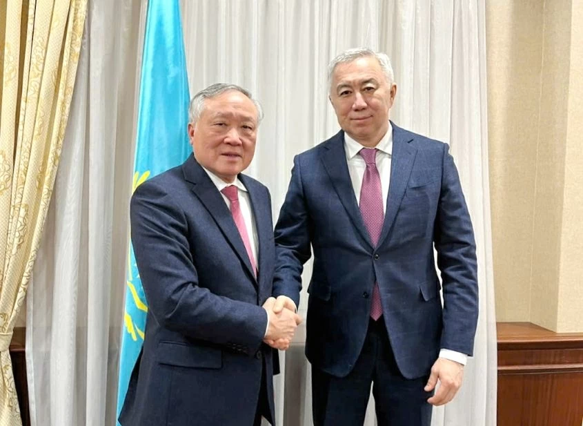 Kazakhstan hy vọng Trung tâm tài chính quốc tế tại Việt Nam thu hút được nhiều vốn nước ngoài Kazakhstan hy vọng Trung tâm tài chính quốc tế tại Việt Nam thu hút được nhiều vốn nước ngoài