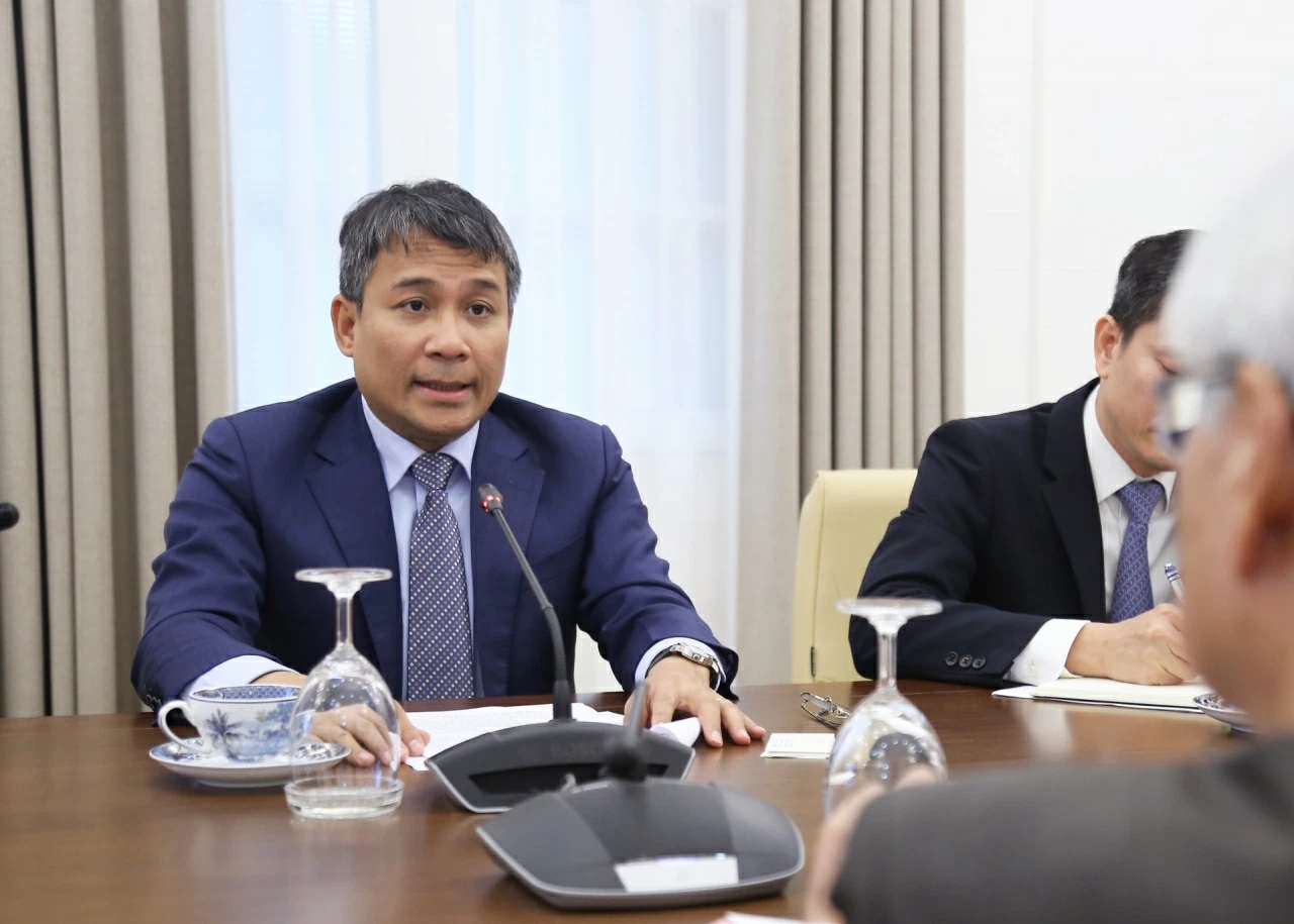 Ủy viên Trung ương Đảng, Thứ trưởng Thường trực Bộ Ngoại giao Nguyễn Minh Vũ phát biểu tại buổi làm việc. (Ảnh: Thành Long)