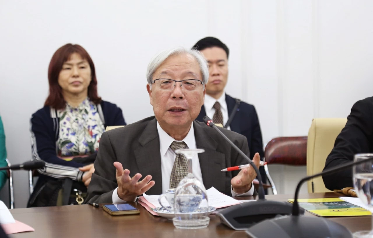 Tổng Thư ký Hiệp hội Michiaki giới thiệu về Hiệp hội các nhà quản lý doanh nghiệp tỉnh Fukuoka. (Ảnh: Thành Long) Tổng Thư ký Hiệp hội Michiaki giới thiệu về Hiệp hội các nhà quản lý doanh nghiệp tỉnh Fukuoka. (Ảnh: Thành Long)